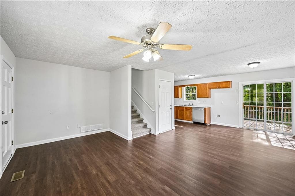 3 bedroom, 2 bathroom, 1,155 sq ft single family residence for sale at 85 Grove Place, Temple, GA 30179 — photo 9