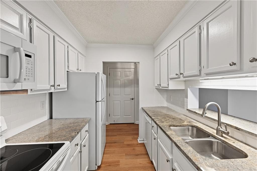 1 bedroom, 2 bathroom, 760 sq ft condominium for sale at 300 Johnson Ferry Road B512, Sandy Springs, GA 30328 — photo 9