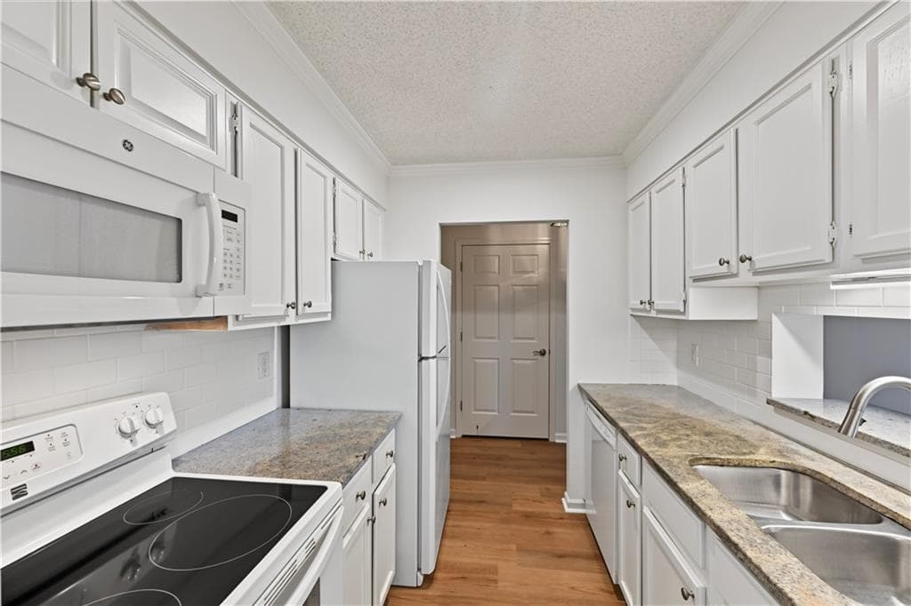 1 bedroom, 2 bathroom, 760 sq ft condominium for sale at 300 Johnson Ferry Road B512, Sandy Springs, GA 30328 — photo 10