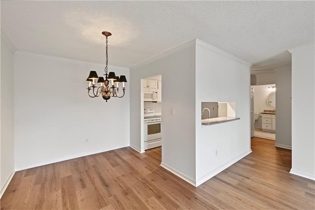 1 bedroom, 2 bathroom, 760 sq ft condominium for sale at 300 Johnson Ferry Road B512, Sandy Springs, GA 30328 — photo 6