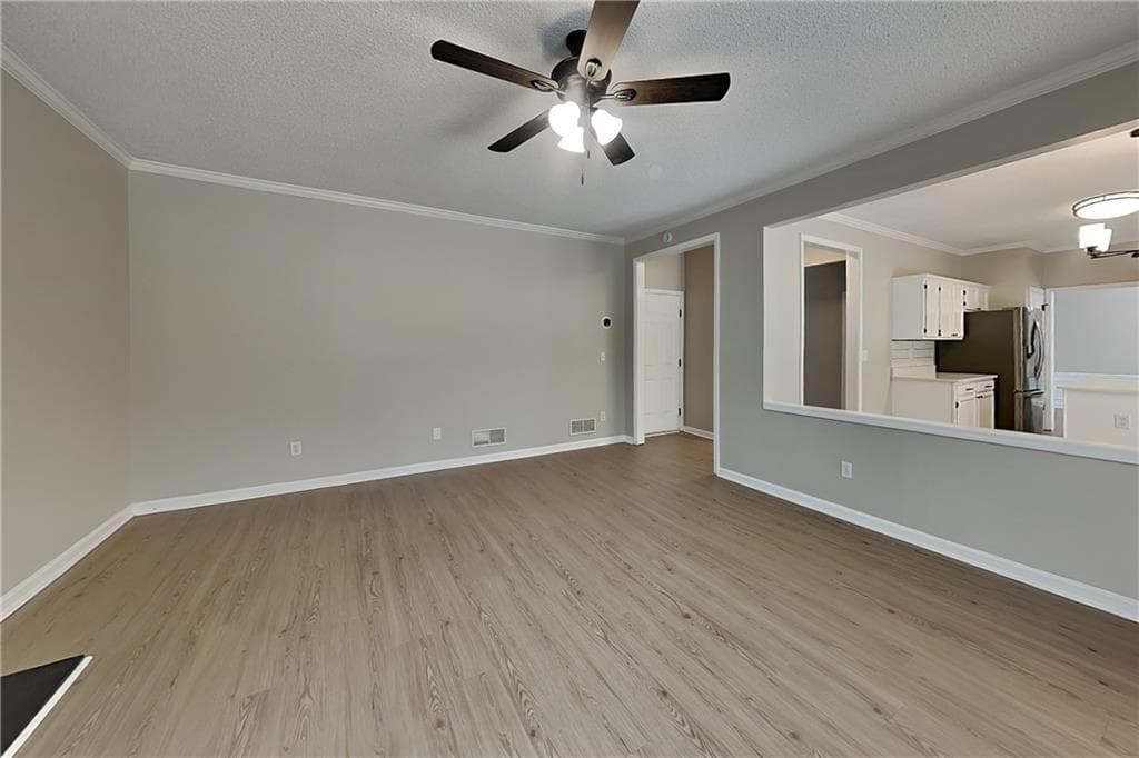 4 bedroom, 3 bathroom, 2,512 sq ft single family residence for rent at 4825 Tanners Spring Drive, Johns Creek, GA 30022 for $3,075 a month — photo 2