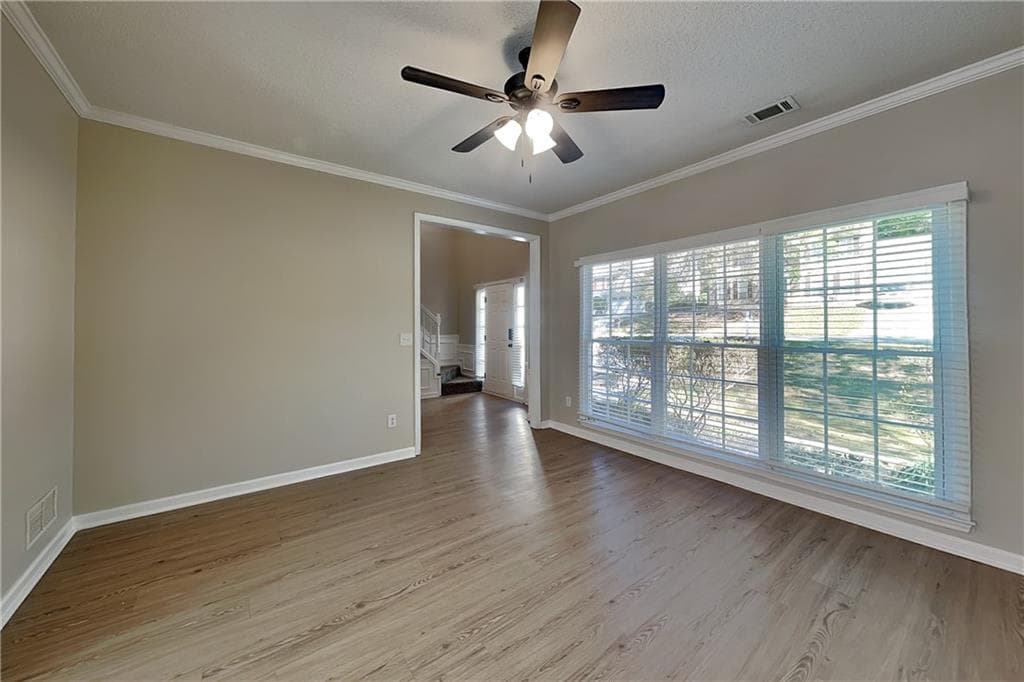 4 bedroom, 3 bathroom, 2,512 sq ft single family residence for rent at 4825 Tanners Spring Drive, Johns Creek, GA 30022 for $3,075 a month — photo 3