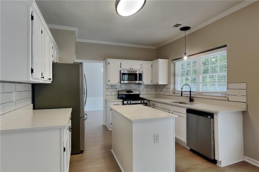 4 bedroom, 3 bathroom, 2,512 sq ft single family residence for rent at 4825 Tanners Spring Drive, Johns Creek, GA 30022 for $3,075 a month — photo 4