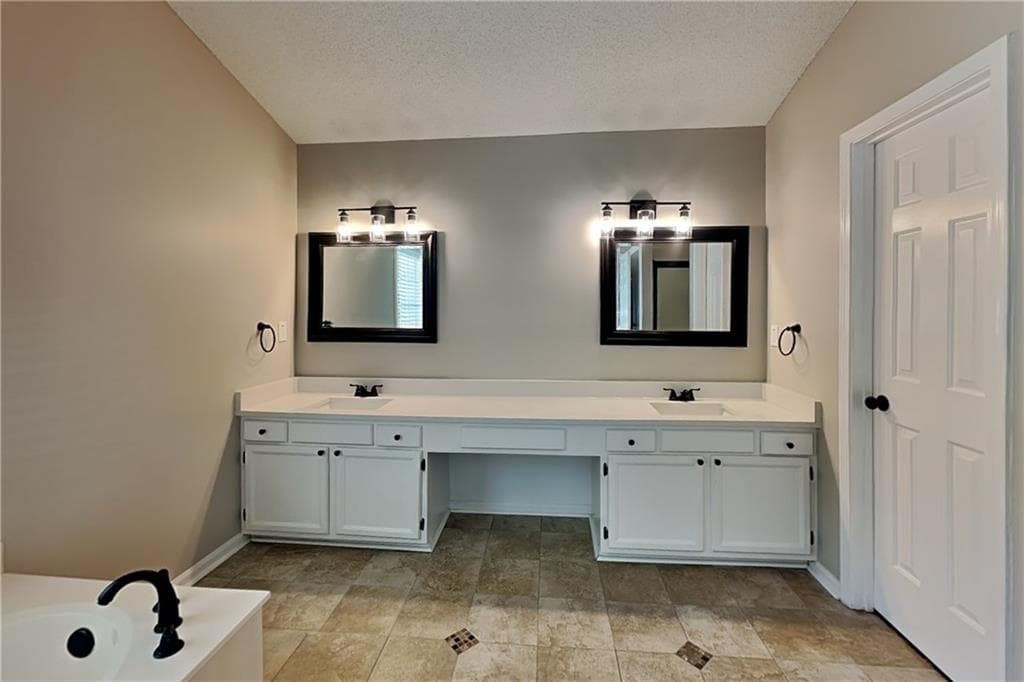 4 bedroom, 3 bathroom, 2,512 sq ft single family residence for rent at 4825 Tanners Spring Drive, Johns Creek, GA 30022 for $3,075 a month — photo 10