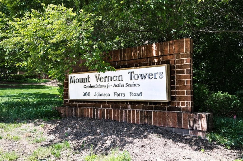 1 bedroom, 2 bathroom, 760 sq ft condominium for sale at 300 Johnson Ferry Road B512, Sandy Springs, GA 30328 — photo 2