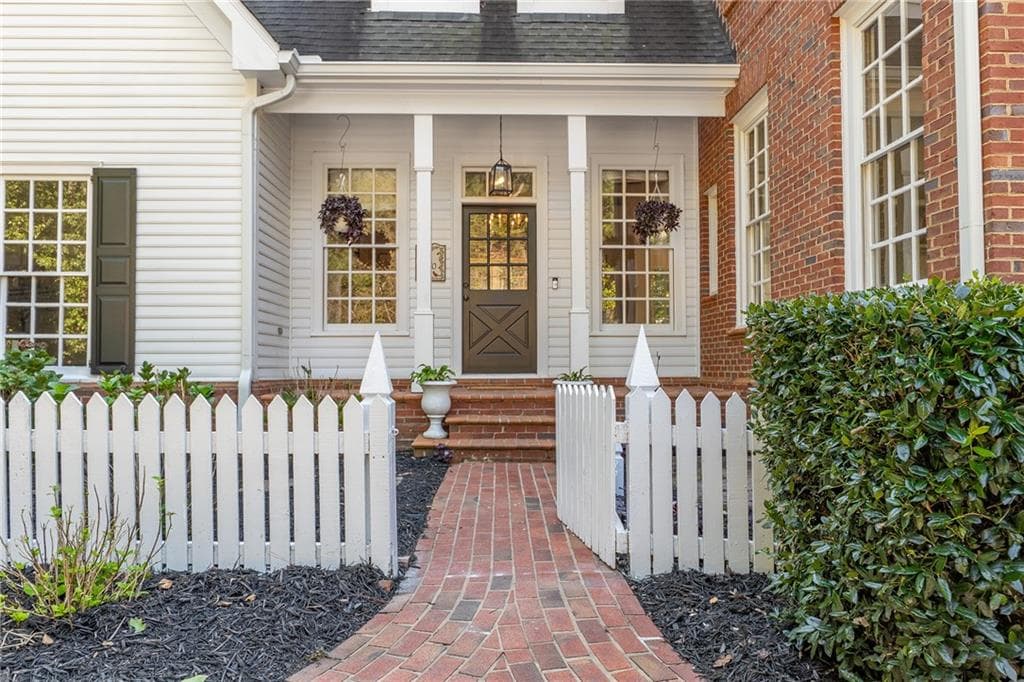 7 bedroom, 7 bathroom, 5,742 sq ft single family residence for sale at 420 Fawn Glen Drive, Roswell, GA 30075 — photo 3