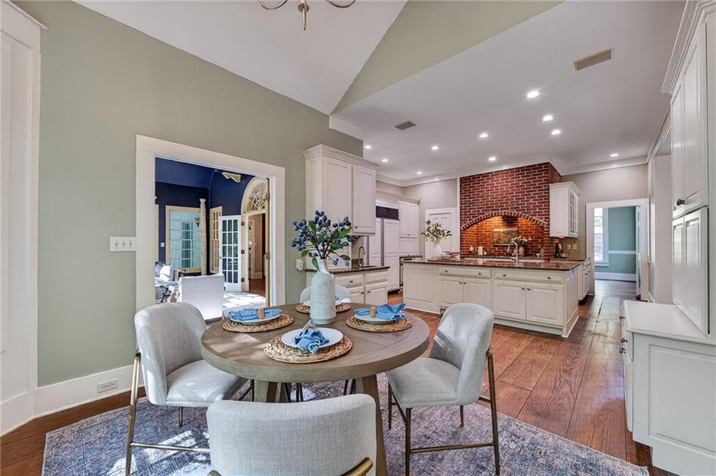 7 bedroom, 7 bathroom, 5,742 sq ft single family residence for sale at 420 Fawn Glen Drive, Roswell, GA 30075 — photo 7