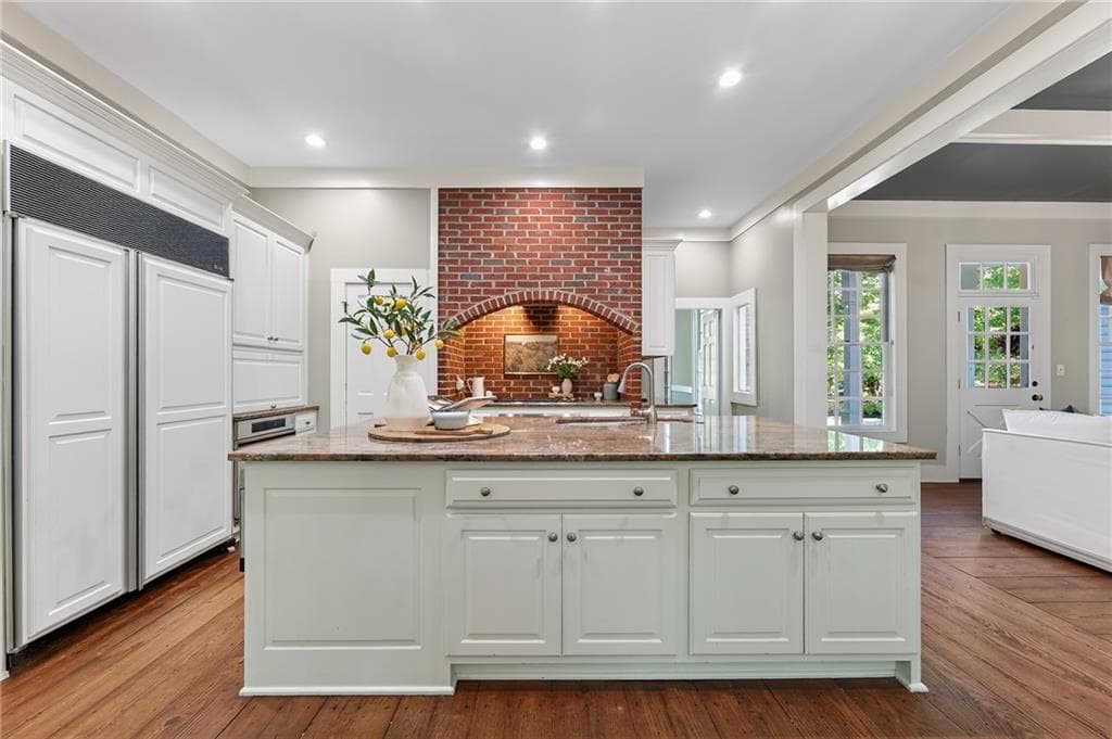 7 bedroom, 7 bathroom, 5,742 sq ft single family residence for sale at 420 Fawn Glen Drive, Roswell, GA 30075 — photo 10