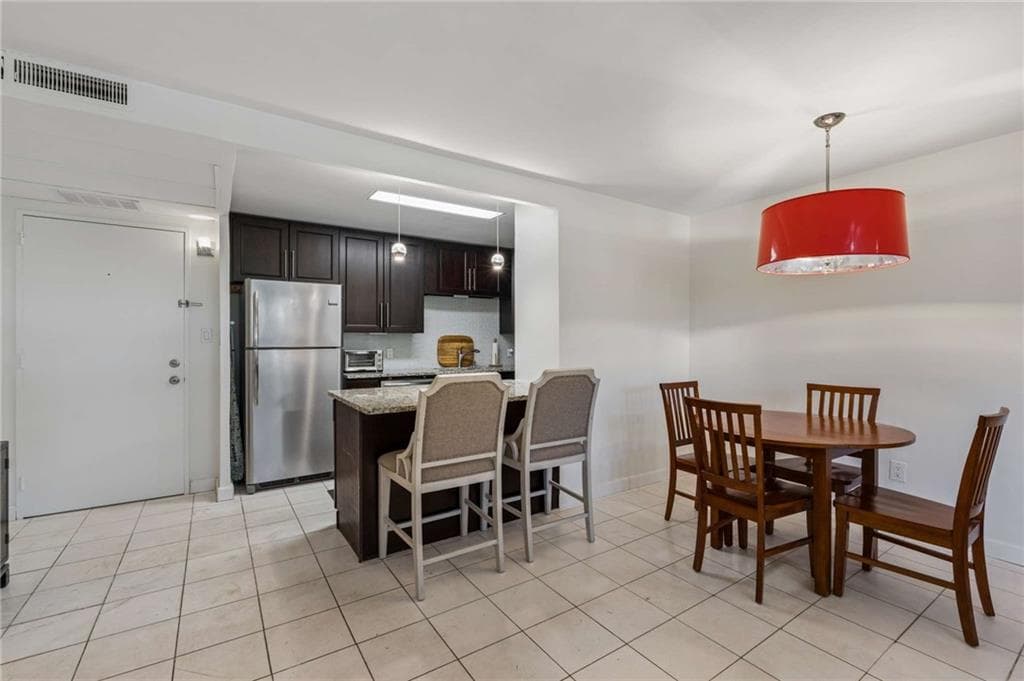 2 bedroom, 2 bathroom, 976 sq ft condominium for sale at 2965 S Pharr Court South Court 219, Atlanta, GA 30305 — photo 6