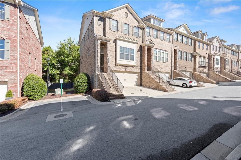 3 bedroom, 4 bathroom, 2,565 sq ft townhouse for sale at 1408 Doublegate Drive, Atlanta, GA 30319 — photo 2
