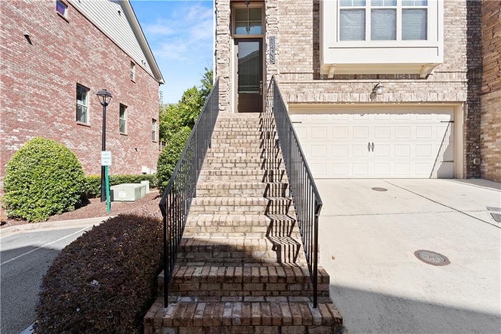 3 bedroom, 4 bathroom, 2,565 sq ft townhouse for sale at 1408 Doublegate Drive, Atlanta, GA 30319 — photo 3