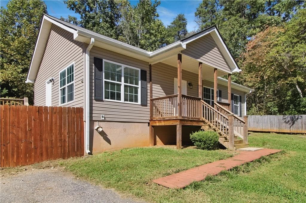 3 bedroom, 2 bathroom, 1,100 sq ft single family residence for sale at 87 Dogwood Lane, Cleveland, GA 30528 — photo 2