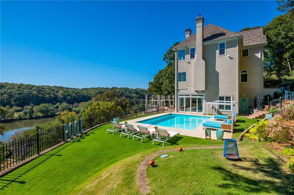 4 bedroom, 4 bathroom, 5,443 sq ft single family residence for sale at 119 Connemara Road, Roswell, GA 30075 — photo 3