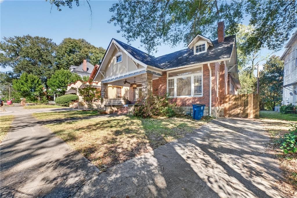 3 bedroom, 2 bathroom, 2,812 sq ft single family residence for rent at 148 Cleveland Avenue, Macon, GA 31204 for $2,050 a month — photo 1 of 50
