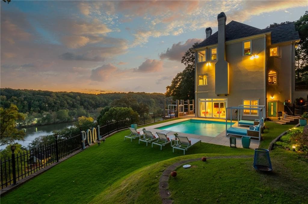 4 bedroom, 4 bathroom, 5,443 sq ft single family residence for sale at 119 Connemara Road, Roswell, GA 30075 — photo 6