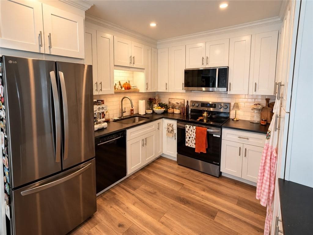 2 bedroom, 2 bathroom, 1,470 sq ft townhouse for rent at 1195 Minhinette, Unit #F Drive F, Roswell, GA 30075 for $3,200 a month — photo 6