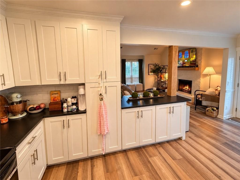 2 bedroom, 2 bathroom, 1,470 sq ft townhouse for rent at 1195 Minhinette, Unit #F Drive F, Roswell, GA 30075 for $3,200 a month — photo 7