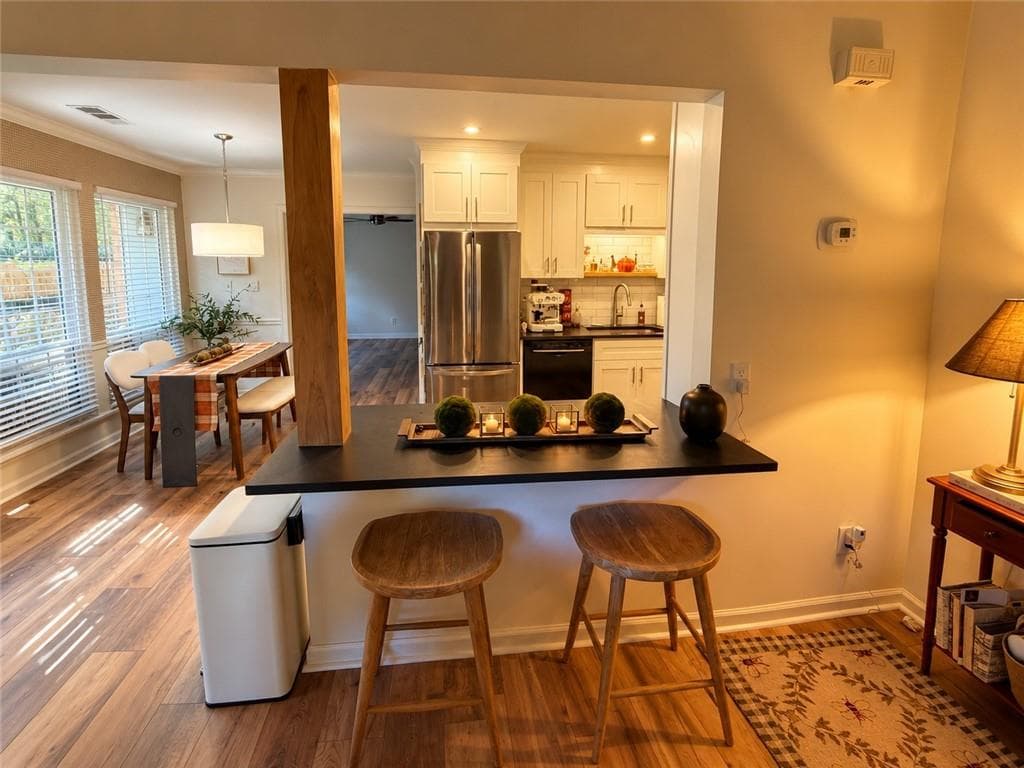 2 bedroom, 2 bathroom, 1,470 sq ft townhouse for rent at 1195 Minhinette, Unit #F Drive F, Roswell, GA 30075 for $3,200 a month — photo 8