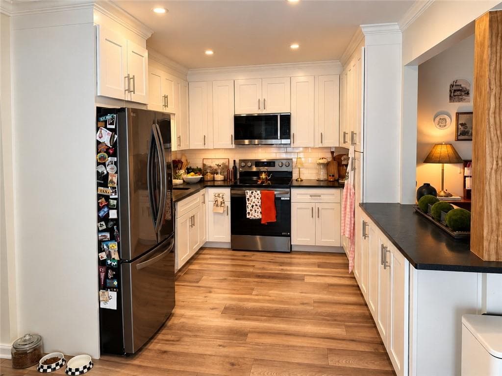 2 bedroom, 2 bathroom, 1,470 sq ft townhouse for rent at 1195 Minhinette, Unit #F Drive F, Roswell, GA 30075 for $3,200 a month — photo 9