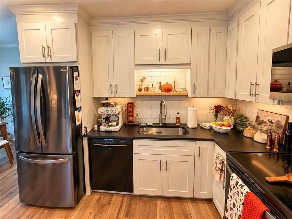 2 bedroom, 2 bathroom, 1,470 sq ft townhouse for rent at 1195 Minhinette, Unit #F Drive F, Roswell, GA 30075 for $3,200 a month — photo 10