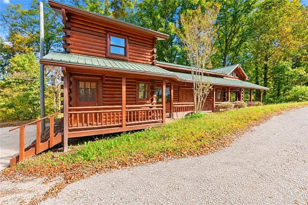 4 bedroom, 3 bathroom, 2,978 sq ft single family residence for sale at 5467 Mount Shores Circle, Gainesville, GA 30506 — photo 5