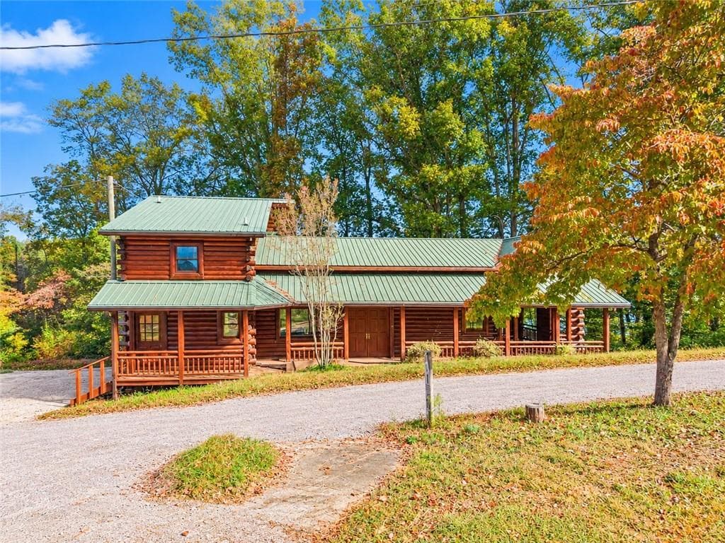 4 bedroom, 3 bathroom, 2,978 sq ft single family residence for sale at 5467 Mount Shores Circle, Gainesville, GA 30506 — photo 6