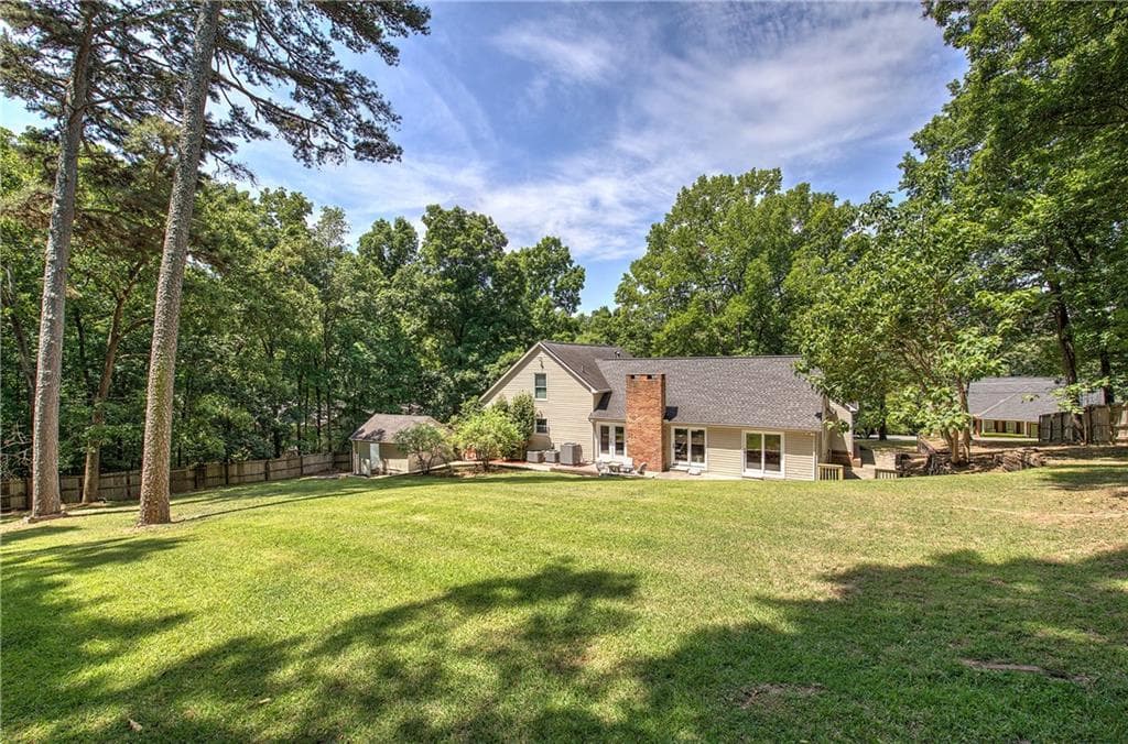 5 bedroom, 6 bathroom, 5,181 sq ft single family residence for sale at 224 Shadowood Drive, Calhoun, GA 30701 — photo 5