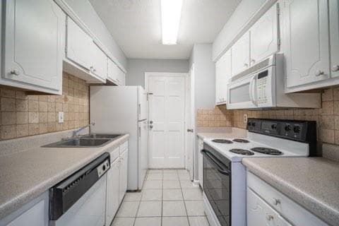 1 bedroom, 1 bathroom, 942 sq ft condominium for sale at 153 Rue Fontaine, Lithonia, GA 30038 — photo 4
