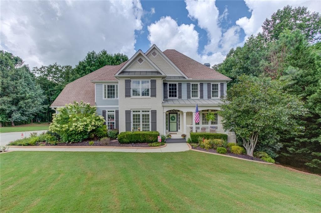 5 bedroom, 5 bathroom, 4,205 sq ft single family residence for sale at 818 Oak Ridge Terrace, Loganville, GA 30052 — photo 3