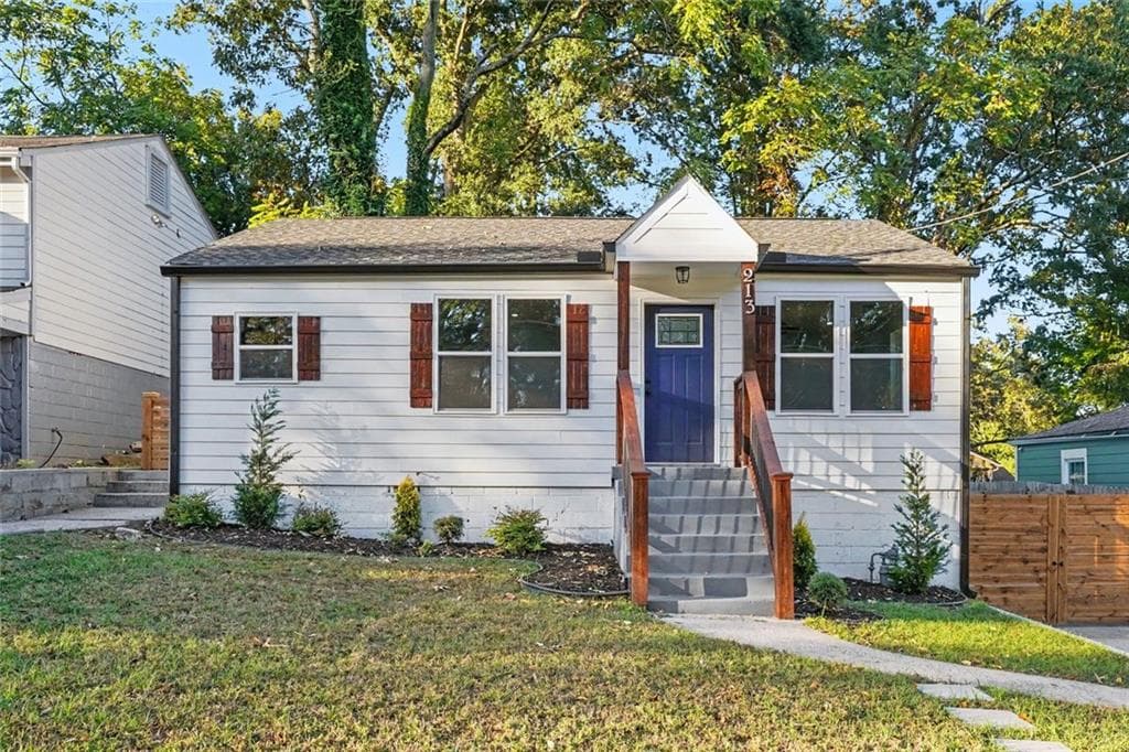 3 bedroom, 2 bathroom, 1,195 sq ft single family residence for sale at 213 Birch Street, Hapeville, GA 30354 — photo 2