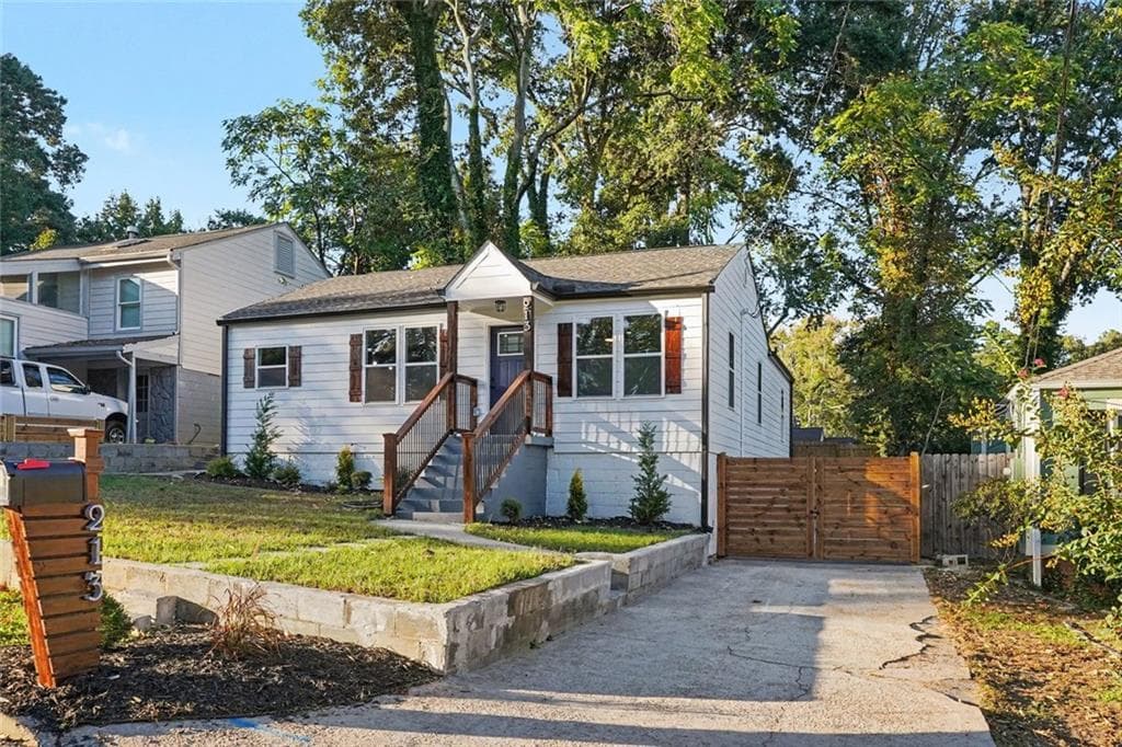 3 bedroom, 2 bathroom, 1,195 sq ft single family residence for sale at 213 Birch Street, Hapeville, GA 30354 — photo 5