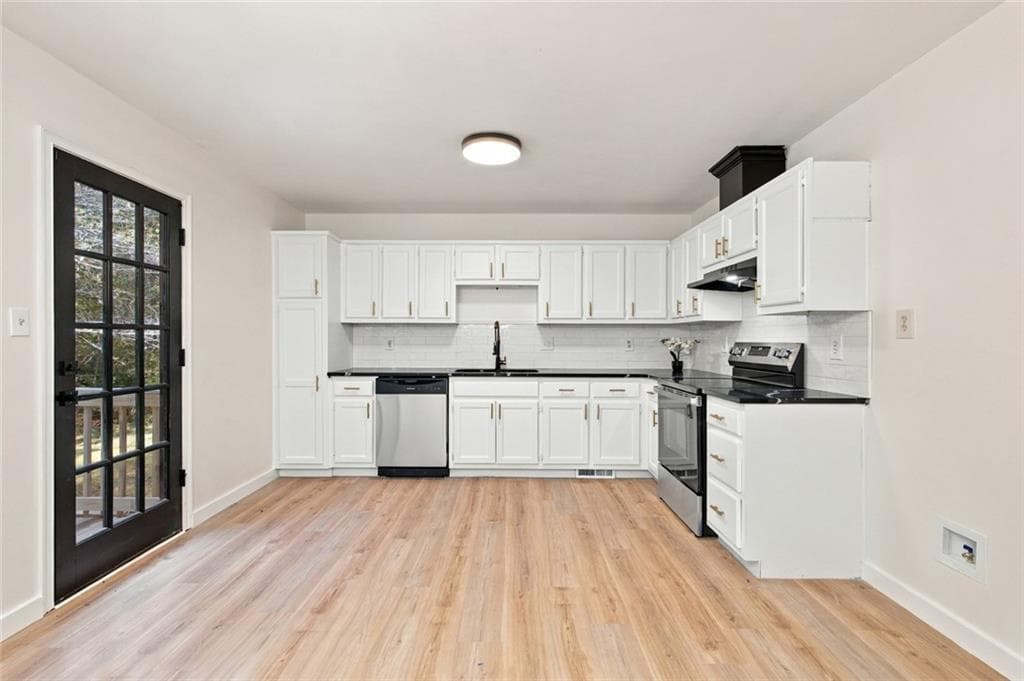 3 bedroom, 2 bathroom, 1,449 sq ft single family residence for sale at 145 Hardwood Drive, Covington, GA 30016 — photo 7
