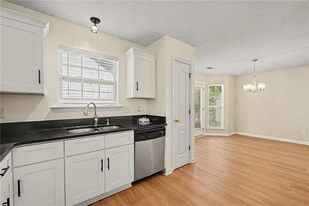 2 bedroom, 2 bathroom, 1,160 sq ft townhouse for sale at 252 Darbys Crossing Court, Hiram, GA 30141 — photo 4