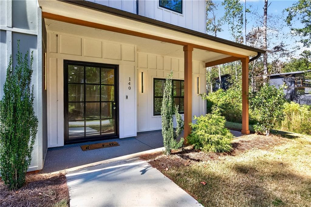 7 bedroom, 9 bathroom, 6,625 sq ft single family residence for sale at 140 Wesley Place, Fayetteville, GA 30214 — photo 3