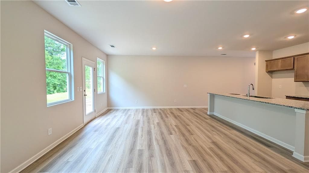 3 bedroom, 3 bathroom, 1,734 sq ft single family residence under contract at 516 Hayes Lane, Canton, GA 30115 — photo 6