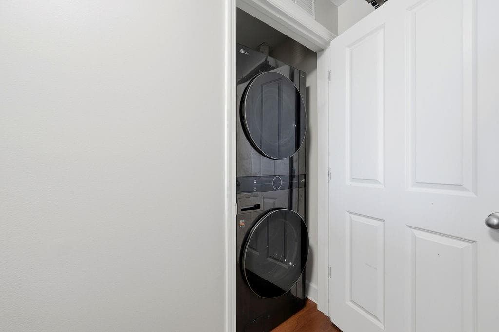 1 bedroom, 1 bathroom, 732 sq ft condominium under contract at 230 E Ponce De Leon Avenue 426, Decatur, GA 30030 — photo 4