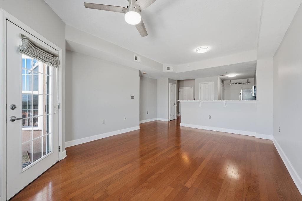 1 bedroom, 1 bathroom, 732 sq ft condominium under contract at 230 E Ponce De Leon Avenue 426, Decatur, GA 30030 — photo 6