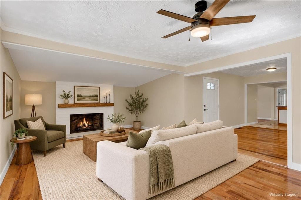 4 bedroom, 2 bathroom, 1,690 sq ft single family residence for sale at 575 Laurelwood Drive, Tyrone, GA 30290 — photo 4