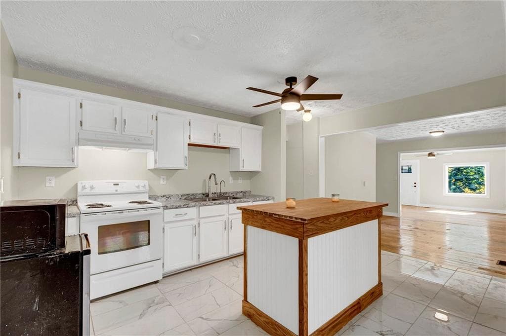 4 bedroom, 2 bathroom, 1,690 sq ft single family residence for sale at 575 Laurelwood Drive, Tyrone, GA 30290 — photo 10