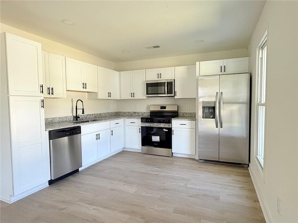 3 bedroom, 2 bathroom, 944 sq ft single family residence for sale at 110 Elizabeth Street, Griffin, GA 30223 — photo 8