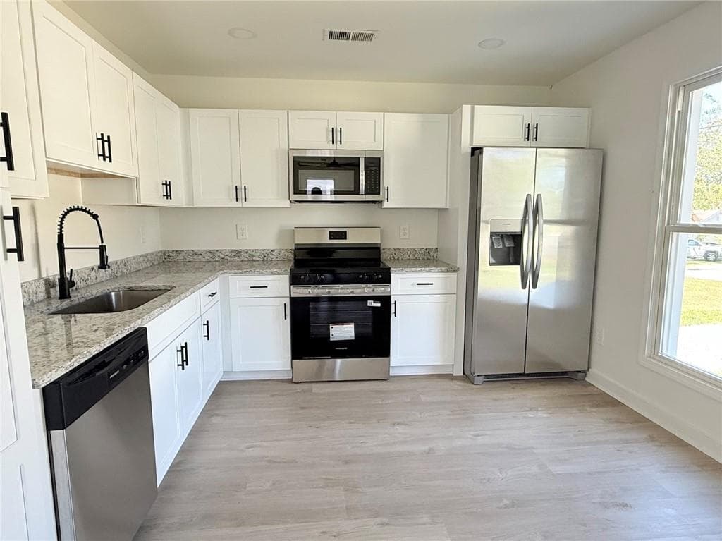 3 bedroom, 2 bathroom, 944 sq ft single family residence for sale at 110 Elizabeth Street, Griffin, GA 30223 — photo 9