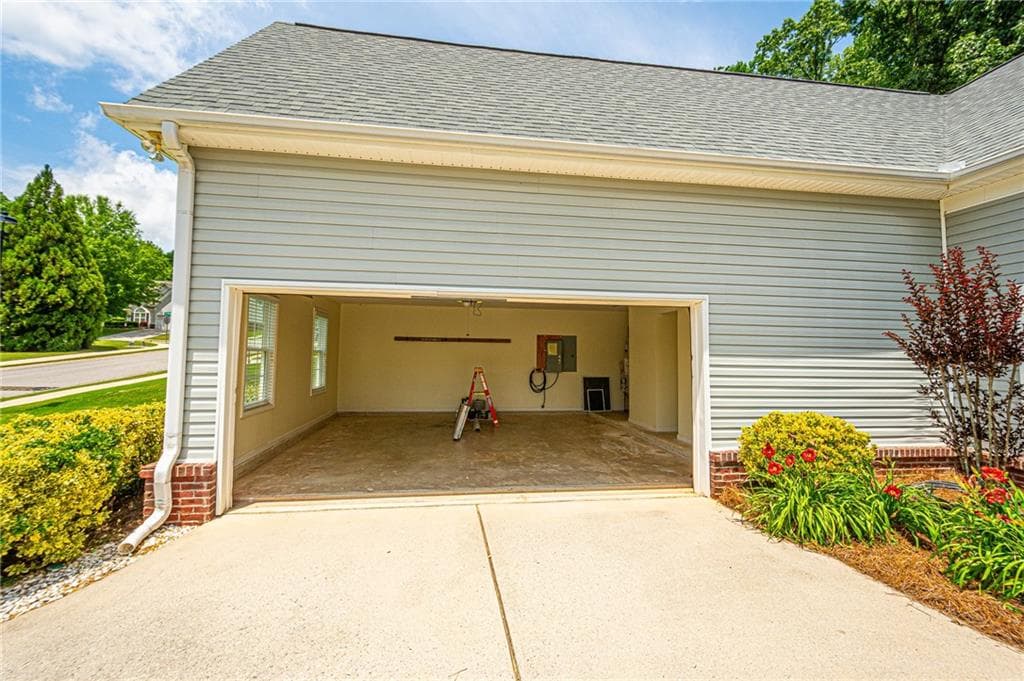 3 bedroom, 2 bathroom, 2,074 sq ft single family residence for rent at 67 Nashport Lane, Dawsonville, GA 30534 for $2,100 a month — photo 4