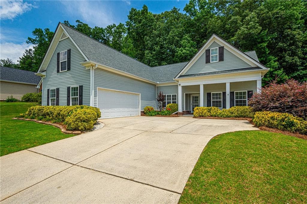 3 bedroom, 2 bathroom, 2,074 sq ft single family residence for rent at 67 Nashport Lane, Dawsonville, GA 30534 for $2,100 a month — photo 3