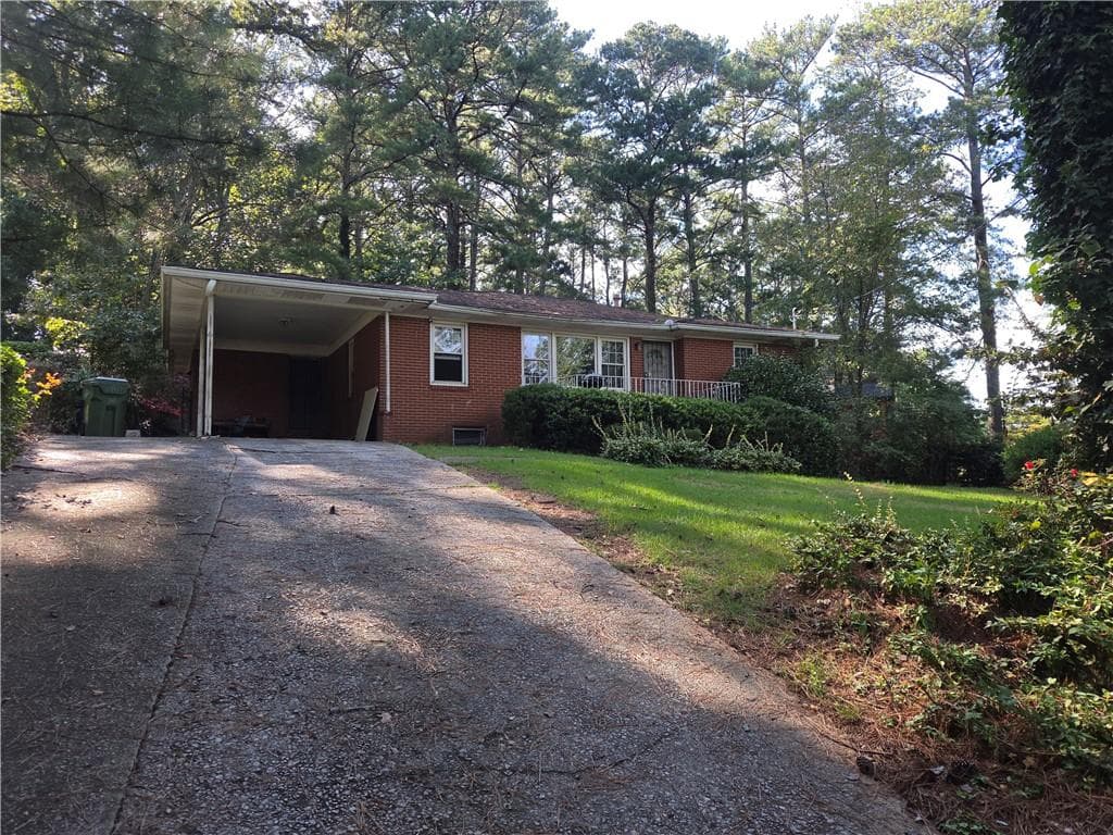 3 bedroom, 2 bathroom, 1,493 sq ft single family residence for sale at 2716 Hedgewood Drive, Atlanta, GA 30311 — photo 2