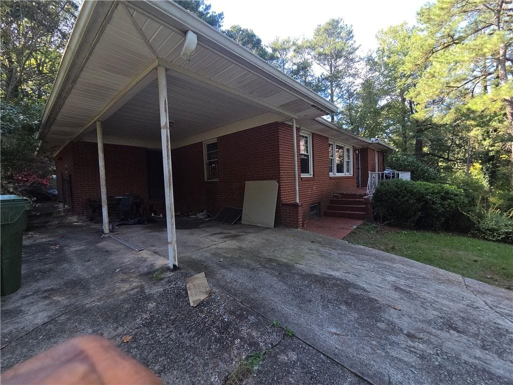 3 bedroom, 2 bathroom, 1,493 sq ft single family residence for sale at 2716 Hedgewood Drive, Atlanta, GA 30311 — photo 3