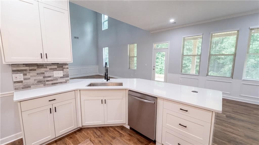 5 bedroom, 5 bathroom, 4,879 sq ft single family residence for sale at 321 Basel Way, Hampton, GA 30228 — photo 9