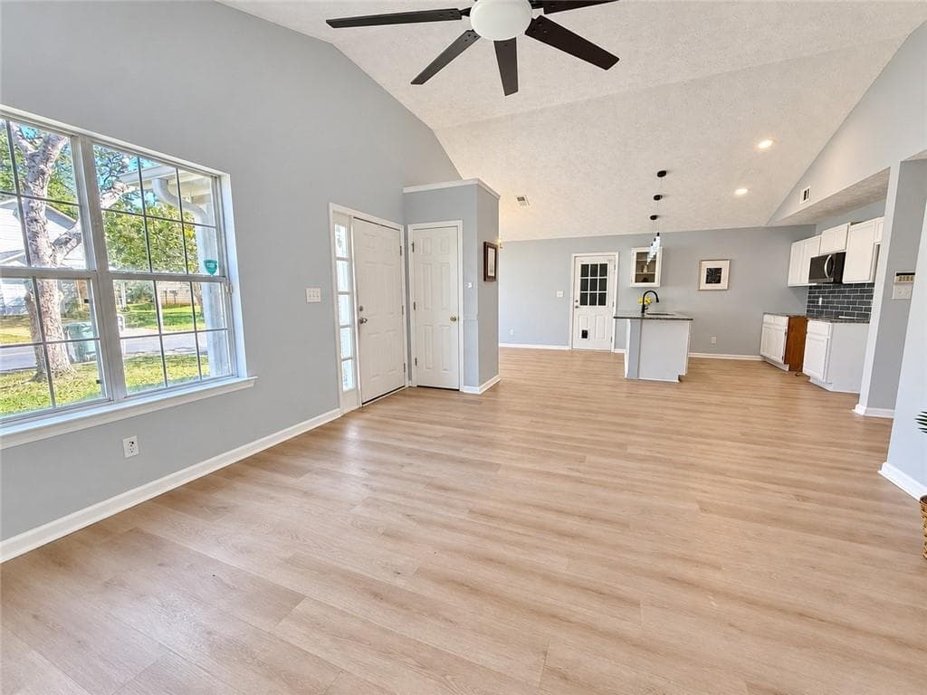3 bedroom, 2 bathroom, 1,302 sq ft single family residence for sale at 109 Crystal Brook, Griffin, GA 30223 — photo 6