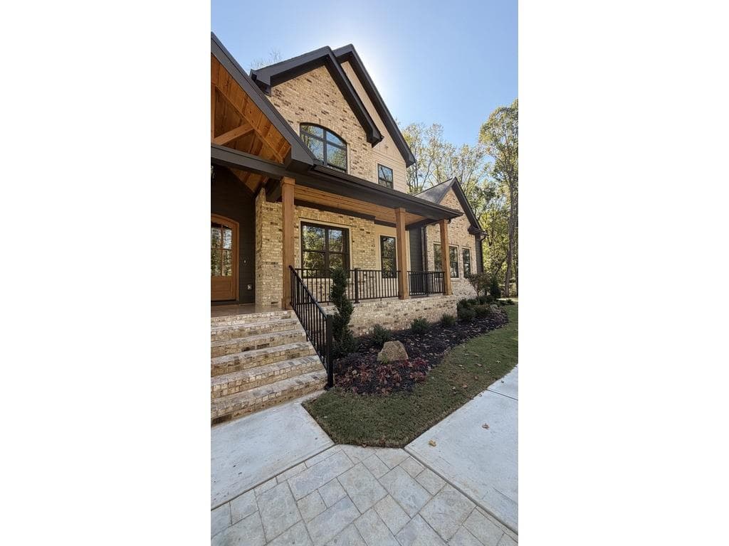 4 bedroom, 4 bathroom, 4,134 sq ft single family residence for sale at 832 Walnut River Trail, Hoschton, GA 30548 — photo 5