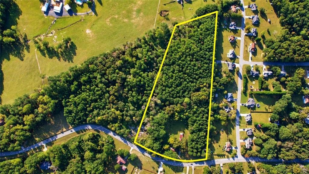 3 bedroom, 2 bathroom, 1,716 sq ft single family residence for sale at 4389 Rosebud Road, Loganville, GA 30052 — photo 4