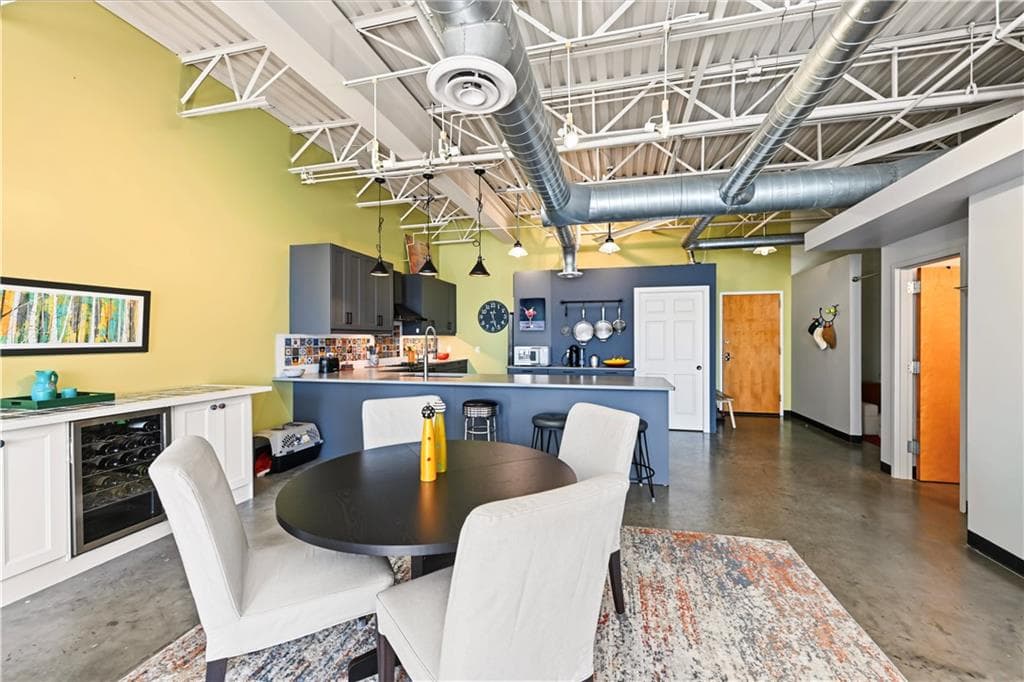2 bedroom, 2 bathroom, 1,496 sq ft condominium for sale at 5200 Peachtree Road 3313, Atlanta, GA 30341 — photo 6